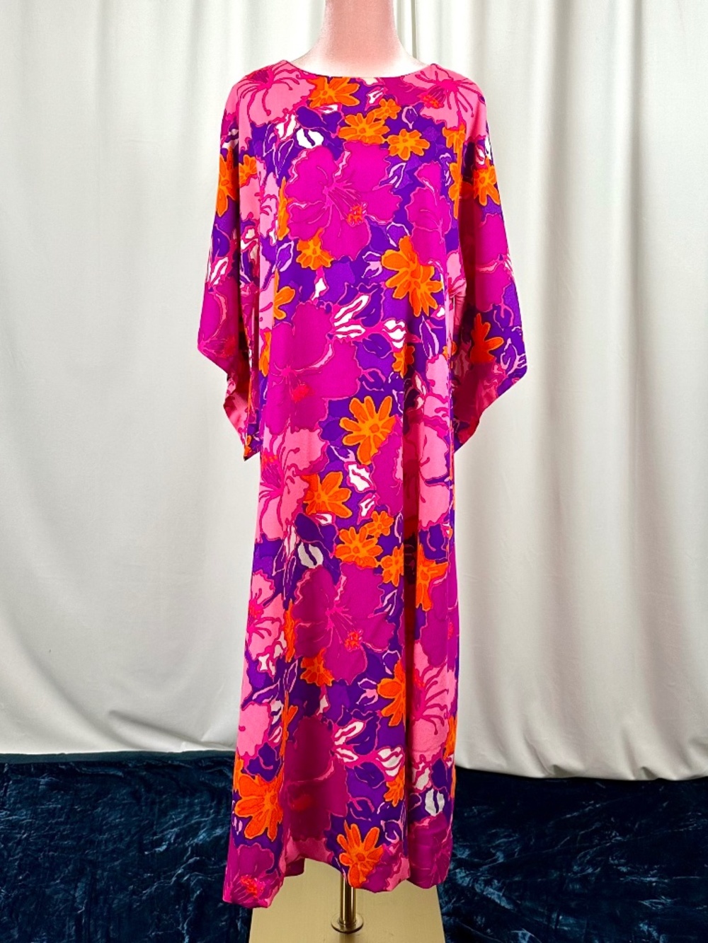 Vintage Pomare Tahiti Hawaiian Floral Kaftan Maxi Dress